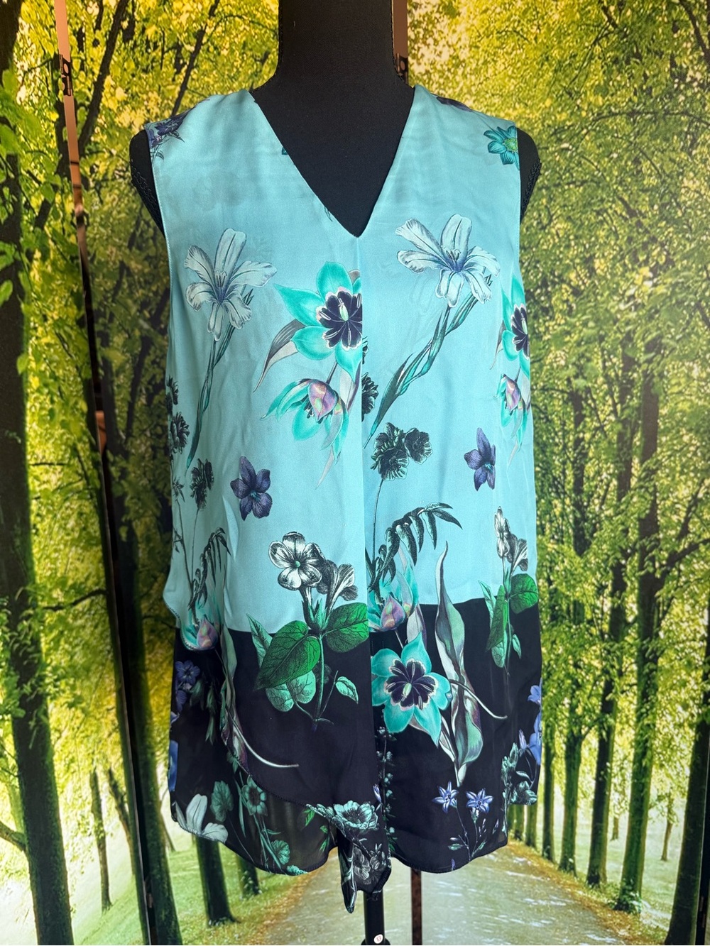 Carlisle Aqua and Black Floral V-Neck Sleeveless Tunic Top